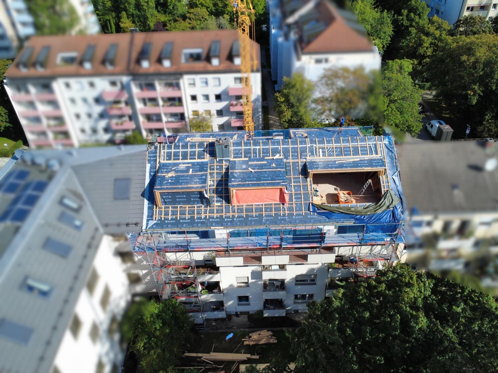 Dachterrasse & Aussicht ins Grüne: Einzigartige 4-Zimmer-Dachgeschosswohnung mit KfW-Förderung, 81373 München, Dachgeschosswohnung