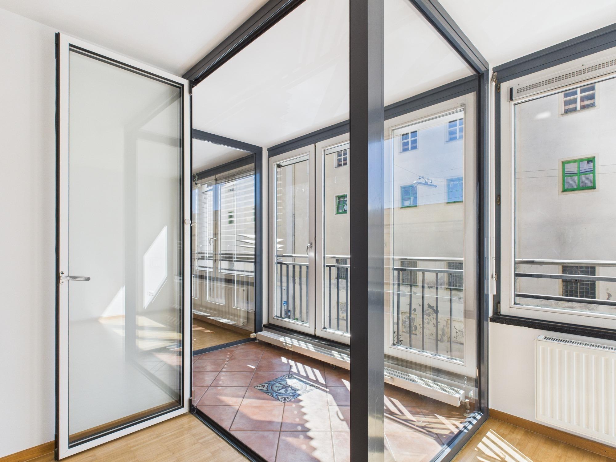 Lichtdurchflutete 3-Zimmer-Wohnung mit Süd-Loggia in Münchner Innenstadt, 80335 München, Etagenwohnung