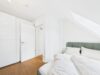 Rarität in Waldtrudering: Penthouse mit unverbaubarem Blick ins Grüne - Weiteres Schlafzimmer mit Balkonzugang