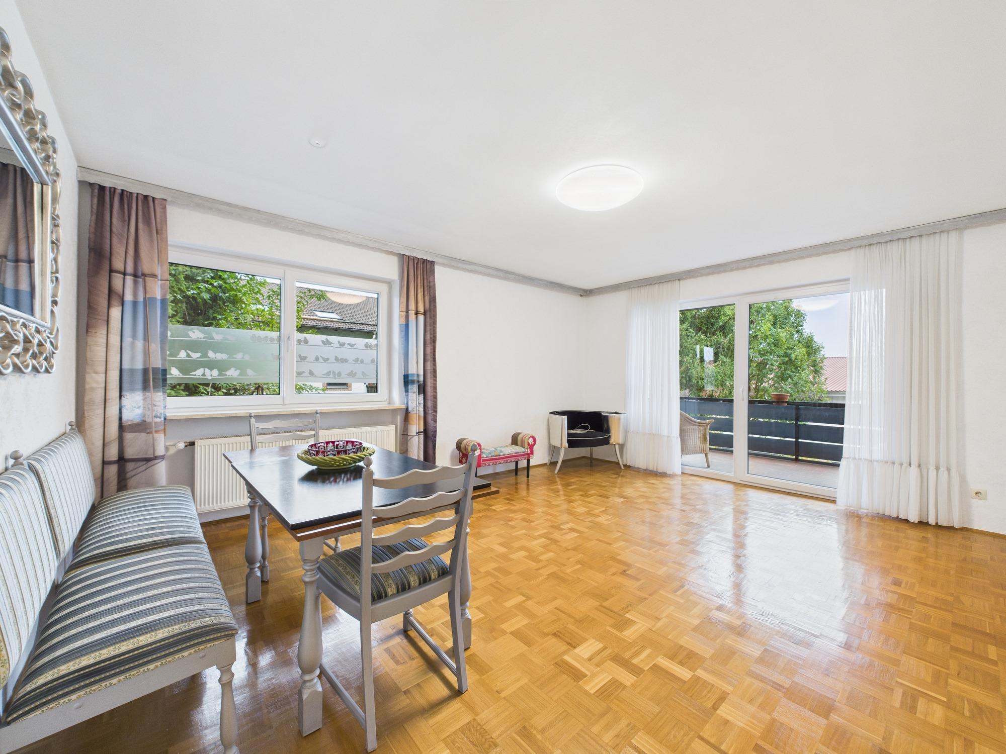 Lichtdurchflutete 3-Zimmer-Wohnung mit Bergblick – ruhige Lage im Herzen von Prien, 83209 Prien, Etagenwohnung