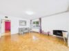 Lichtdurchflutete 3-Zimmer-Wohnung mit Bergblick – ruhige Lage im Herzen von Prien - Wohnzimmer