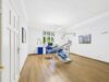 Repräsentative Altbau-Praxis im Denkmalensemble Neuhausen-Nymphenburg – großzügige Zahnarzt­einheit - Großer Behandlungsraum