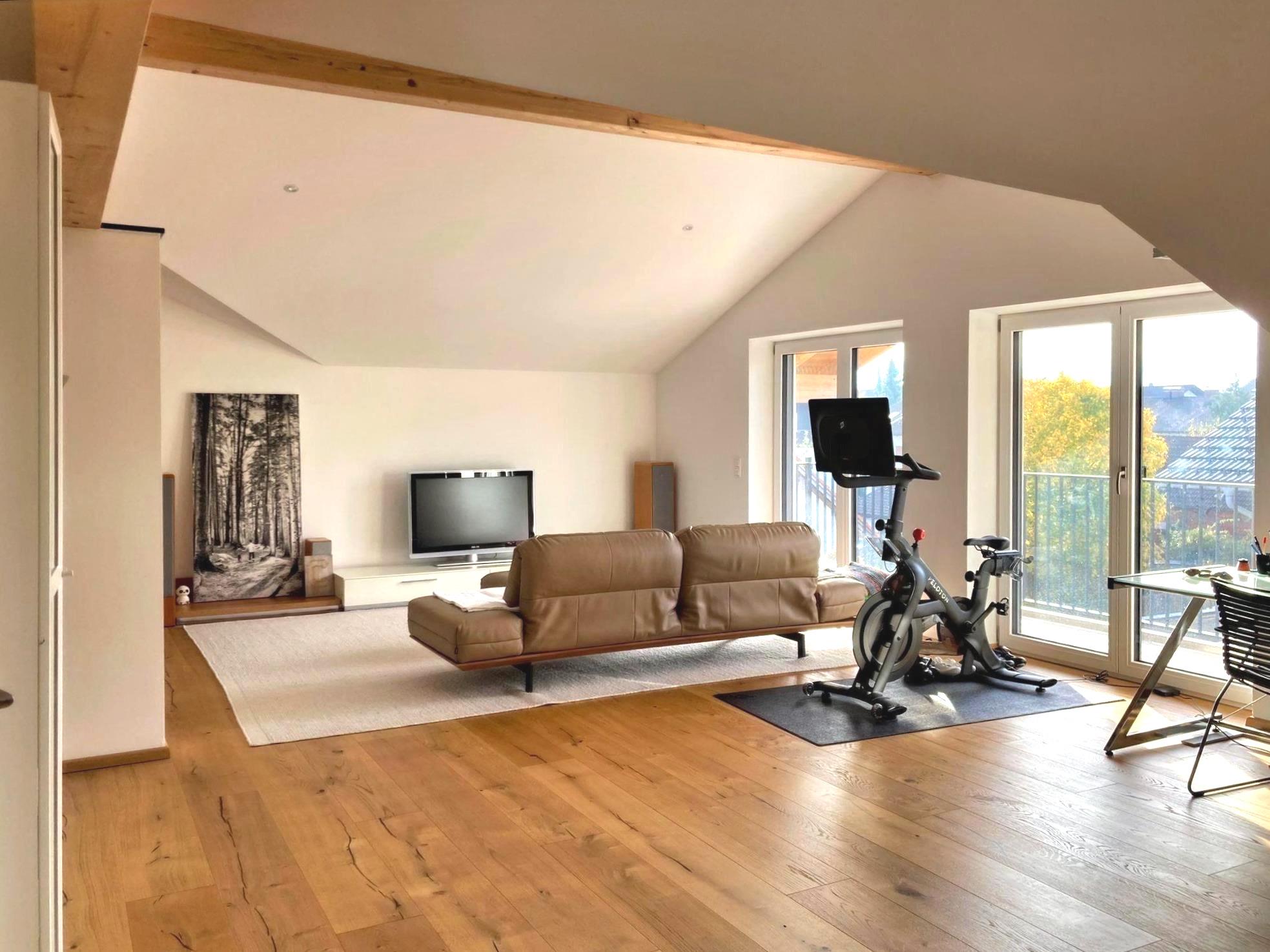 Großzügige Dachgeschosswohnung mit Bergblick, 83059 Kolbermoor, Dachgeschosswohnung