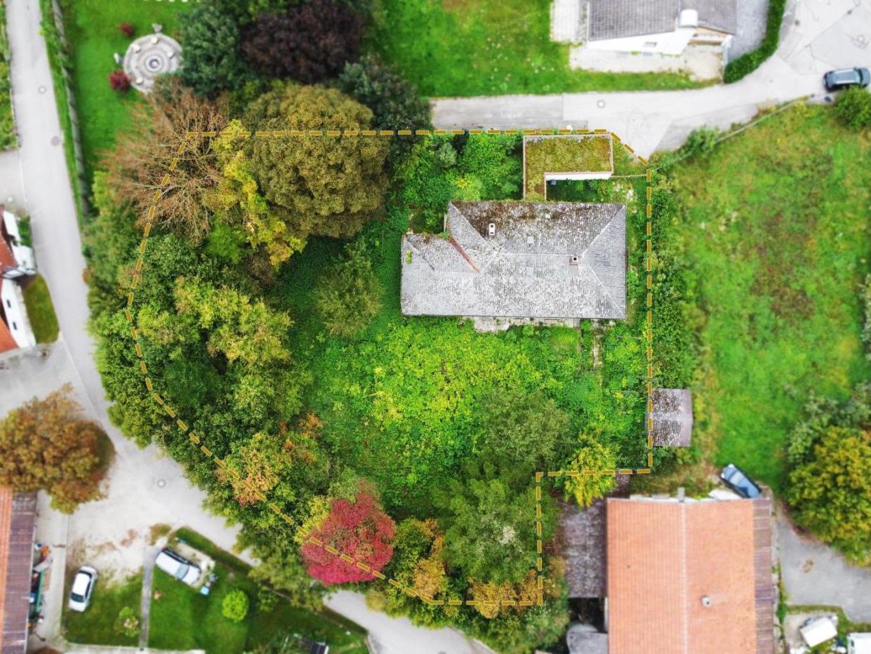 Seltenes, großzügiges Baugrundstück mit Bauvorbescheid in ruhiger Lage von Erding-Pretzen, 85435 Erding, Wohngrundstück