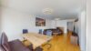 Vermietete, hochwertig vollmöblierte 3-Zimmer-Wohnung mit Süd-Balkon und Tiefgaragenstellplatz - Wohnzimmer Ansicht II