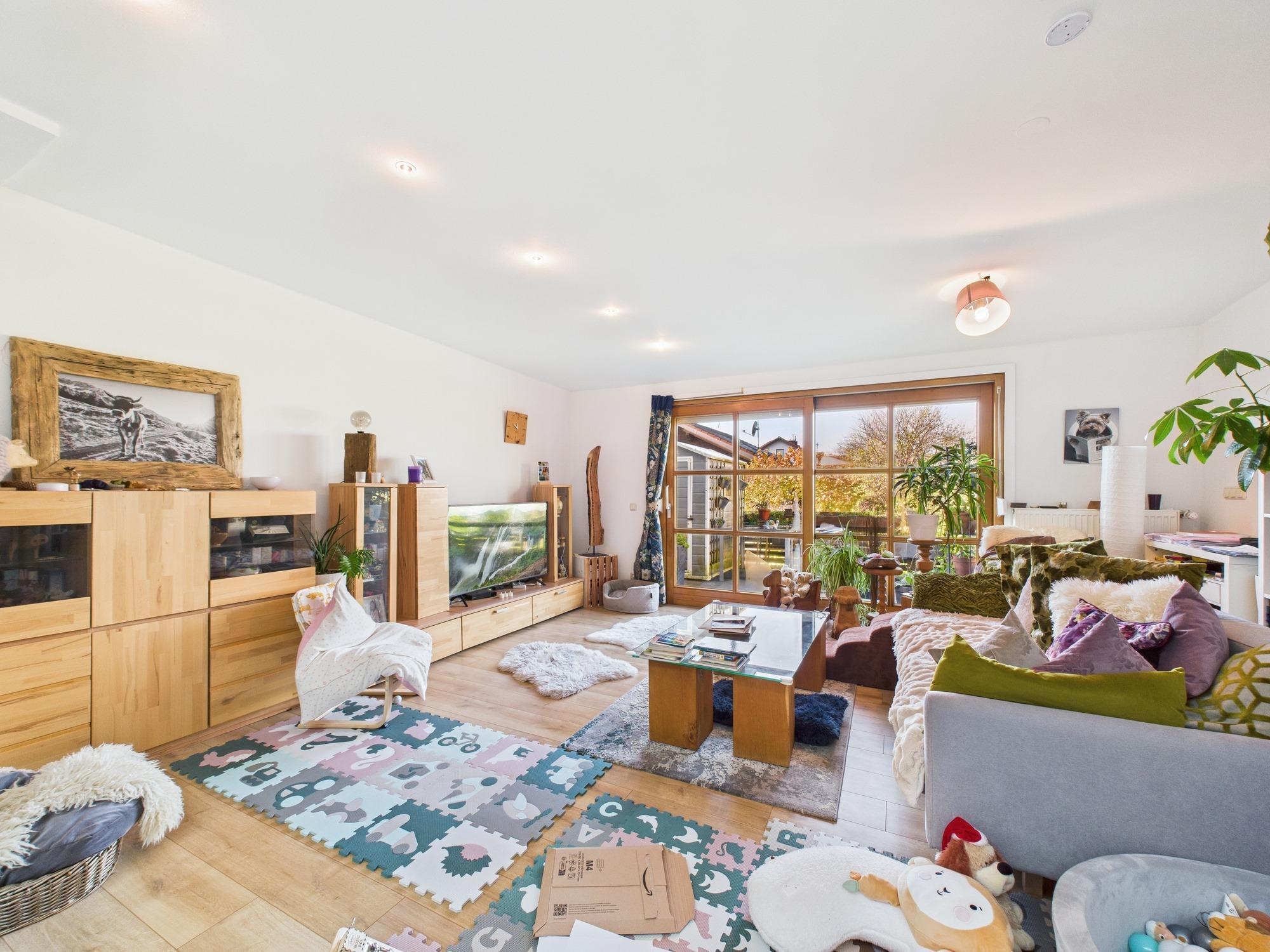 Maisonette mit eigenem Eingang & großer Terrasse – wie ein kleines Haus, 85659 Forstern, Maisonettewohnung