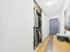 Moderne 3-Zimmer-Wohnung mit Balkon und optimaler Anbindung - Flur mit Einbauschrank