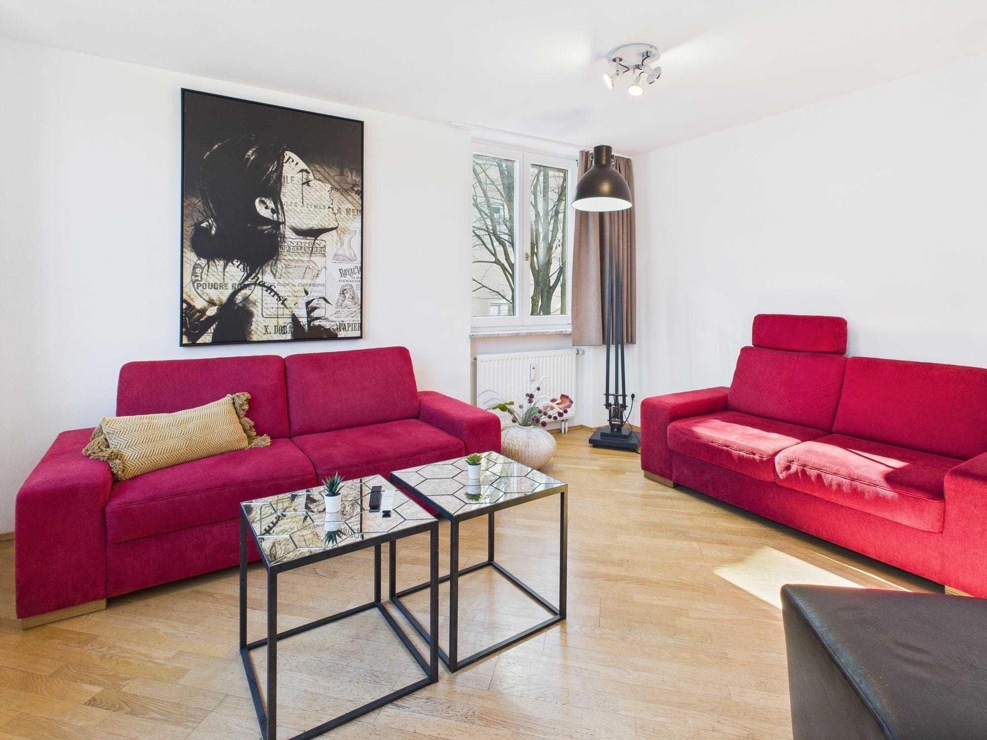 Moderne 2-Zimmer-Wohnung mit Aufzug, Balkon und Tiefgarage in Nymphenburg, 80639 München, Etagenwohnung