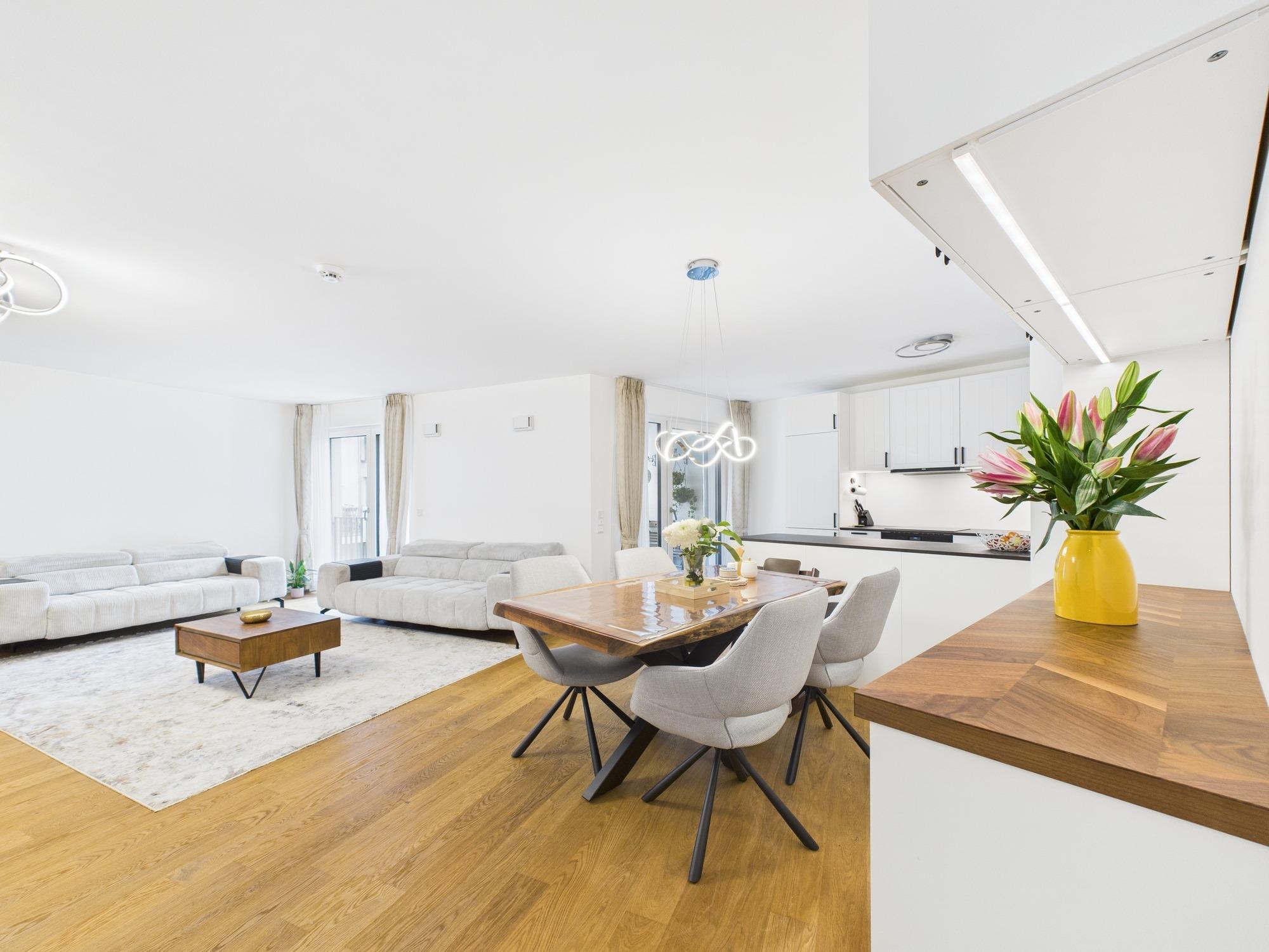 Zwischen Schlosspark & Stadtleben! Licht. Ruhe. Qualität., 81245 München, Etagenwohnung