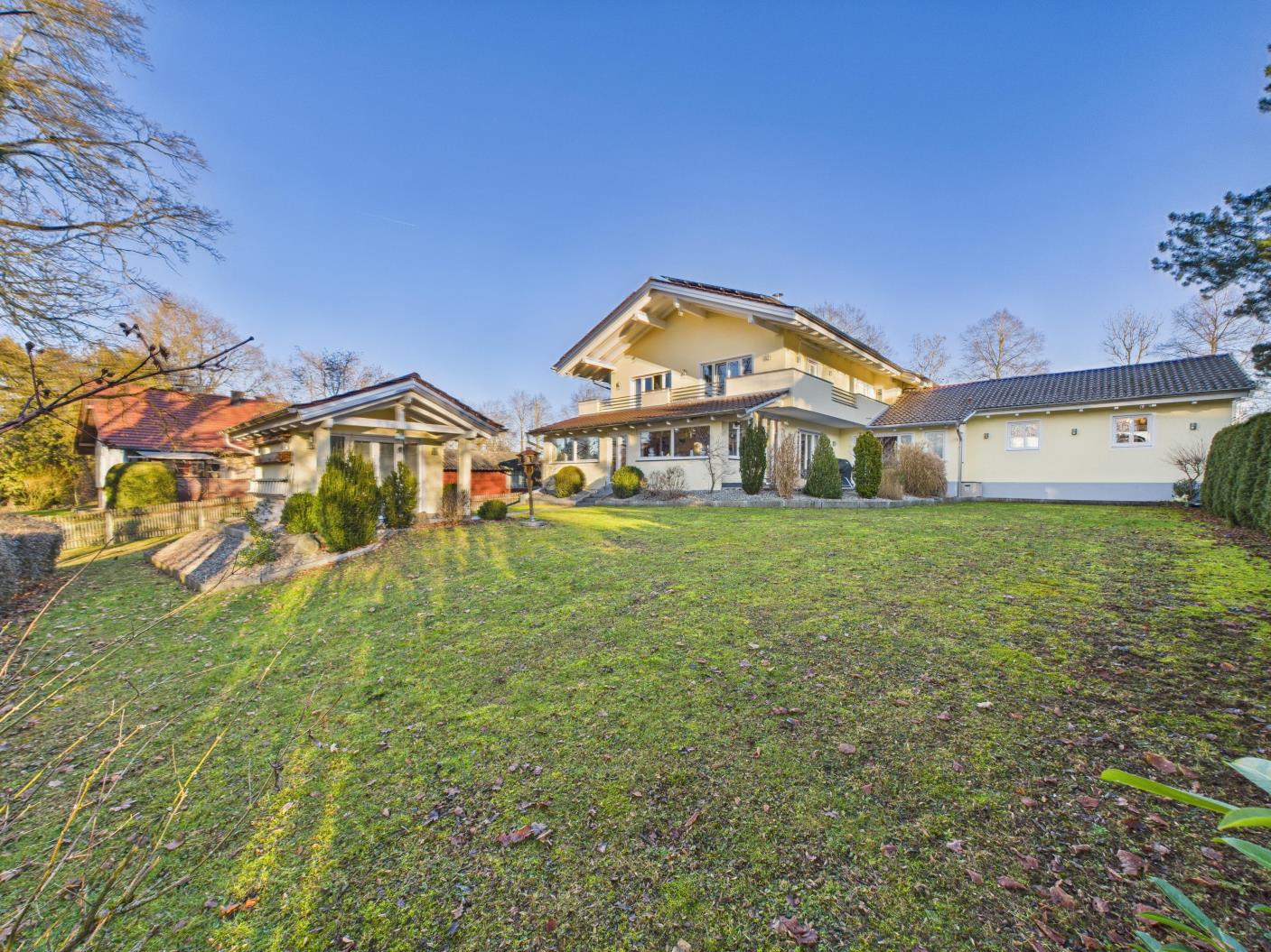 Neuwertig. Elegant. Effizient! Ein Zuhause mit Anspruch, 82041 Oberhaching, Einfamilienhaus