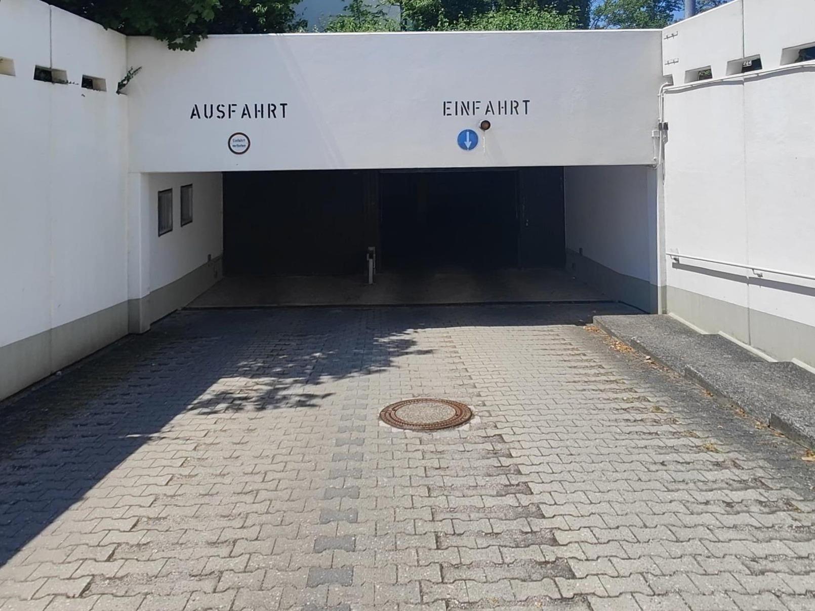 Attraktiver Tiefgaragen-Stellplatz in gepflegter Wohnanlage, 85540 Haar, Tiefgaragenstellplatz