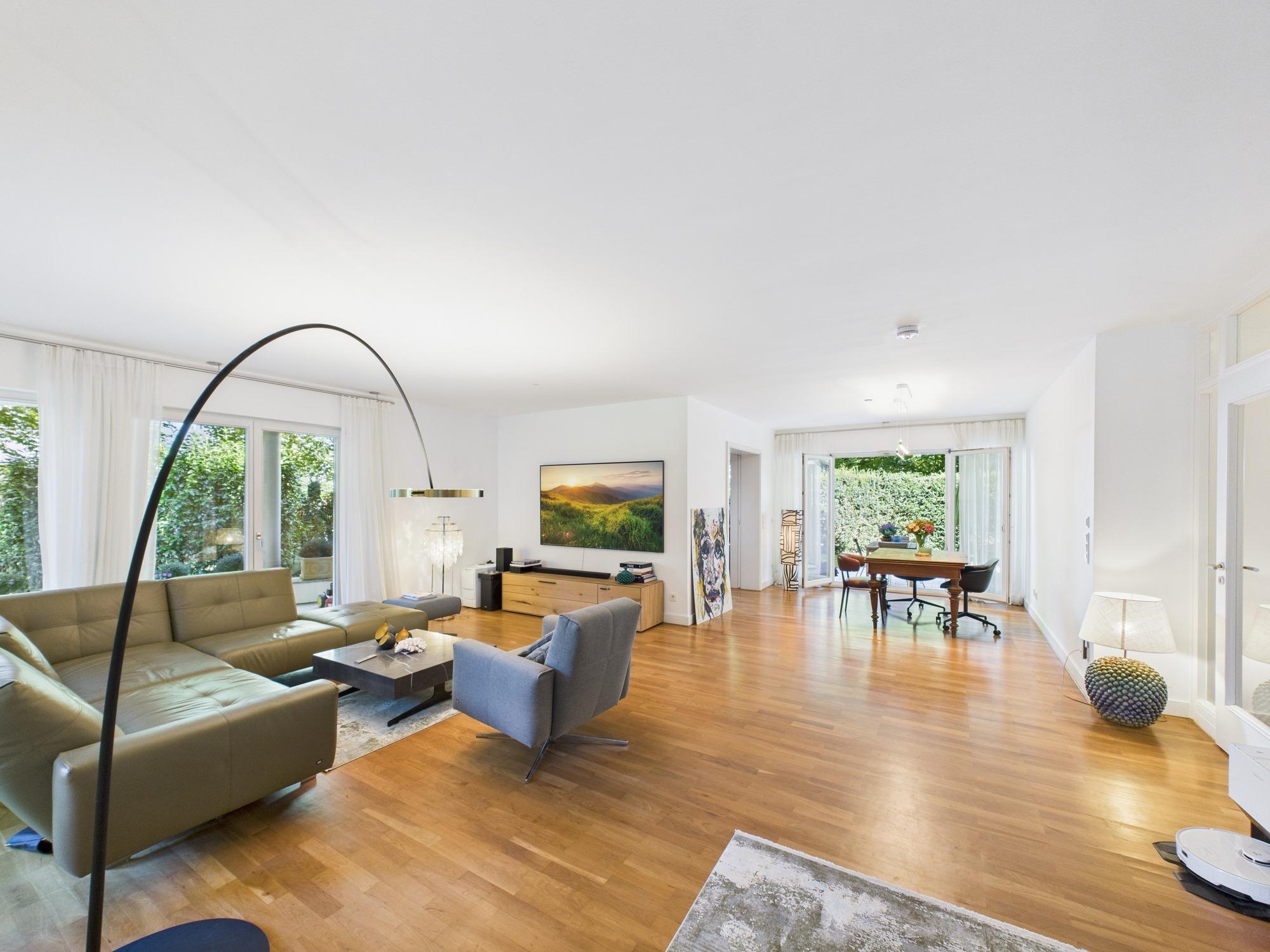 Exklusive Maisonette – Menterschwaige, Isarlage – mit 430 m² Privatgarten und Haus-Charakter, 81545 München, Maisonettewohnung