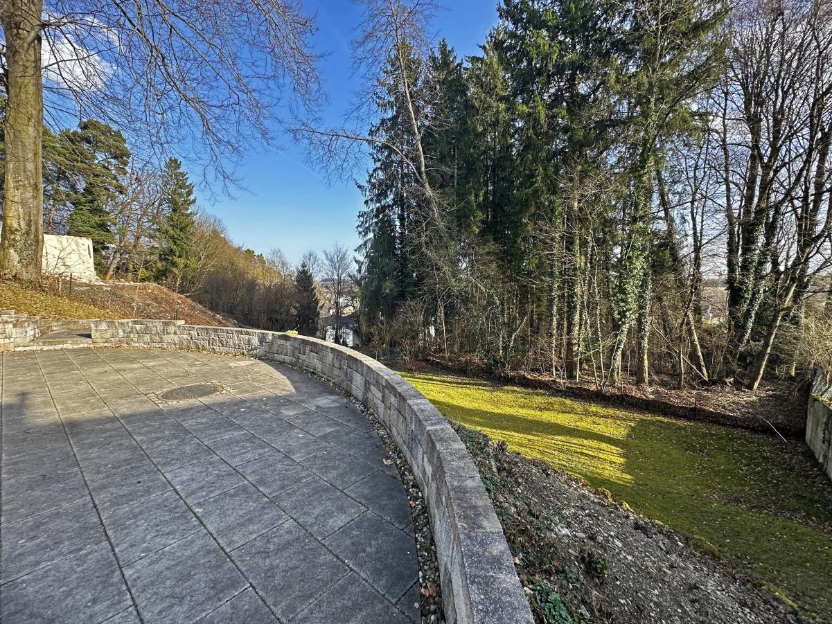 Wohnen über den Dächern – Naturnahes Zuhause mit Waldblick und viel Potenzial, 85614 Kirchseeon, Einfamilienhaus