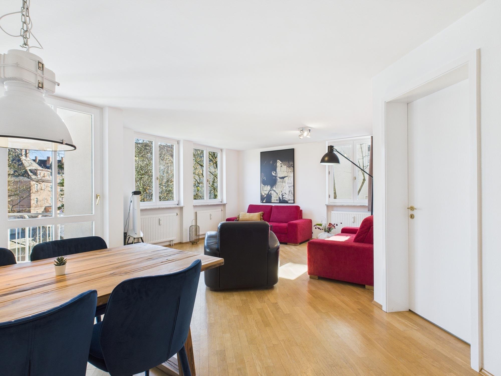 Exklusives Wohnen mit Balkon und Gartenanteil in Nymphenburg nahe dem Schlosspark, 80639 München, Etagenwohnung