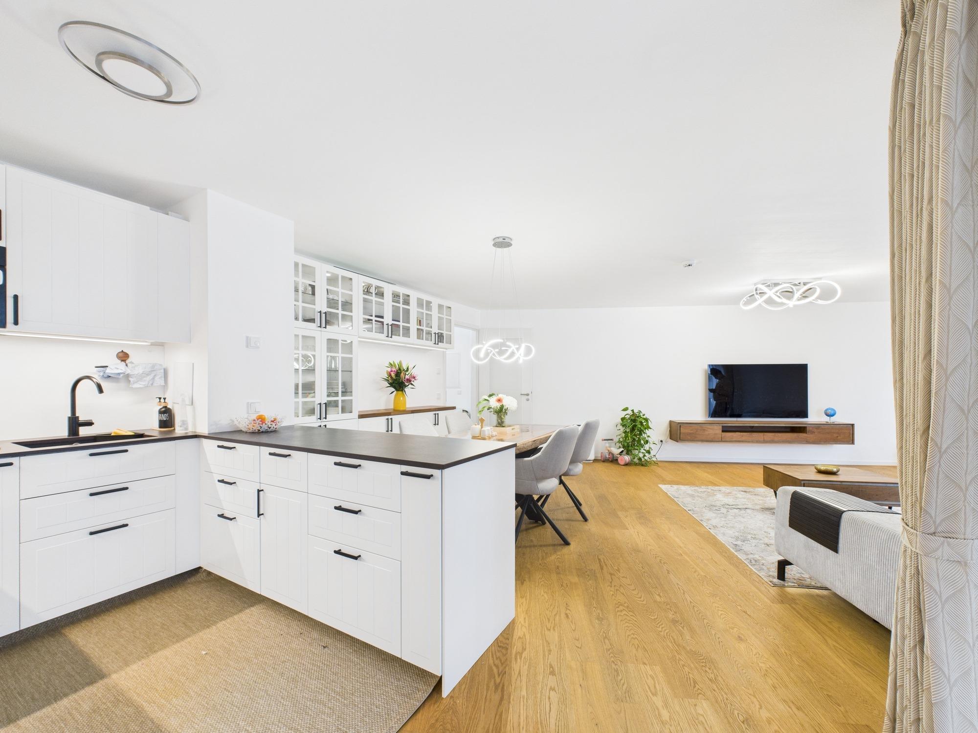 Zwischen Schlosspark & Stadtleben! Licht. Ruhe. Qualität., 81245 München, Etagenwohnung