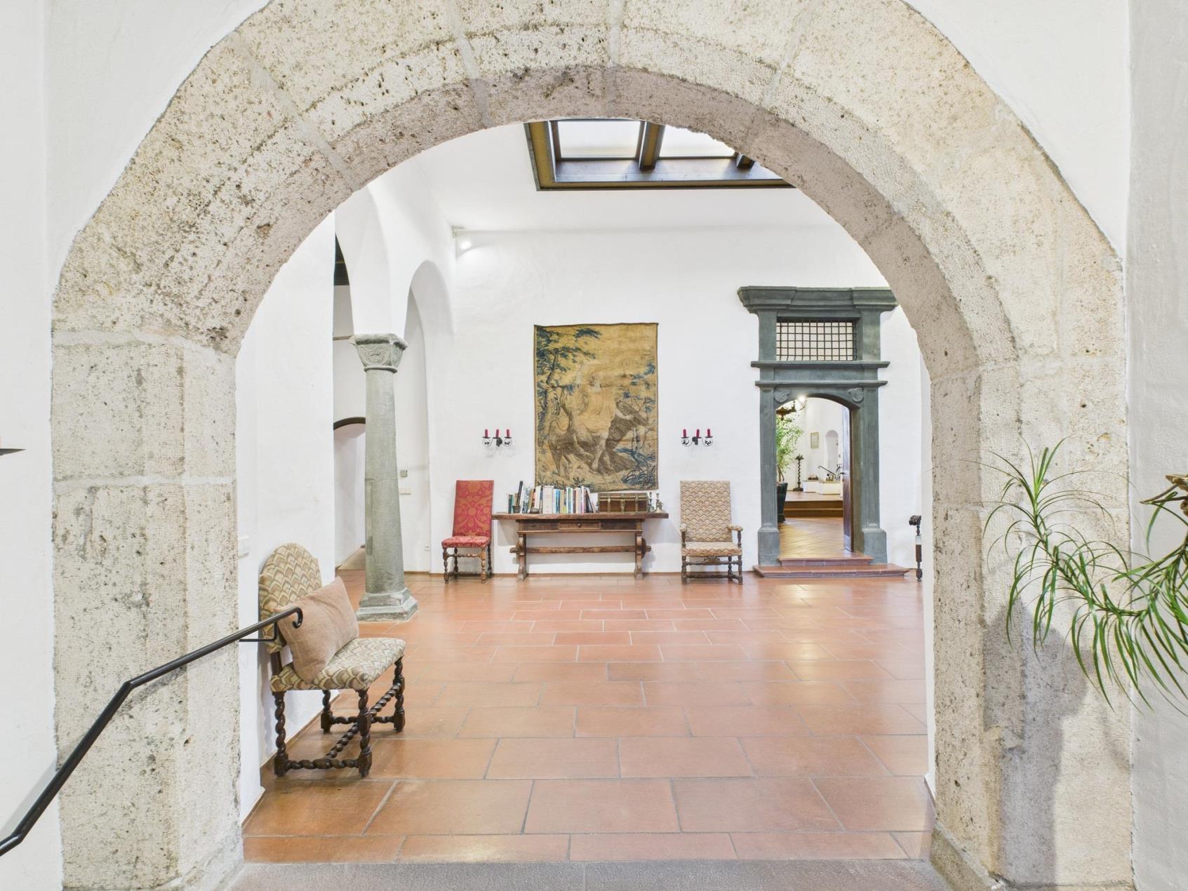 Ein Stück Geschichte erleben im Schloss Reutti – ein Zuhause zum Ankommen, 89233 Neu-Ulm, Erdgeschosswohnung