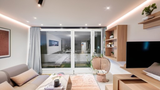 Wohnen mit Weitblick: Attraktive 3-Zimmer-Wohnung mit umlaufendem Balkon in bester Lage von Planegg, 82152 Planegg, Etagenwohnung