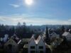 Dachgeschosswohnung mit Kamin und außergewöhnlichem Gestaltungspotenzial - Panoramablick von der Südost Terrasse Richtung Alpen