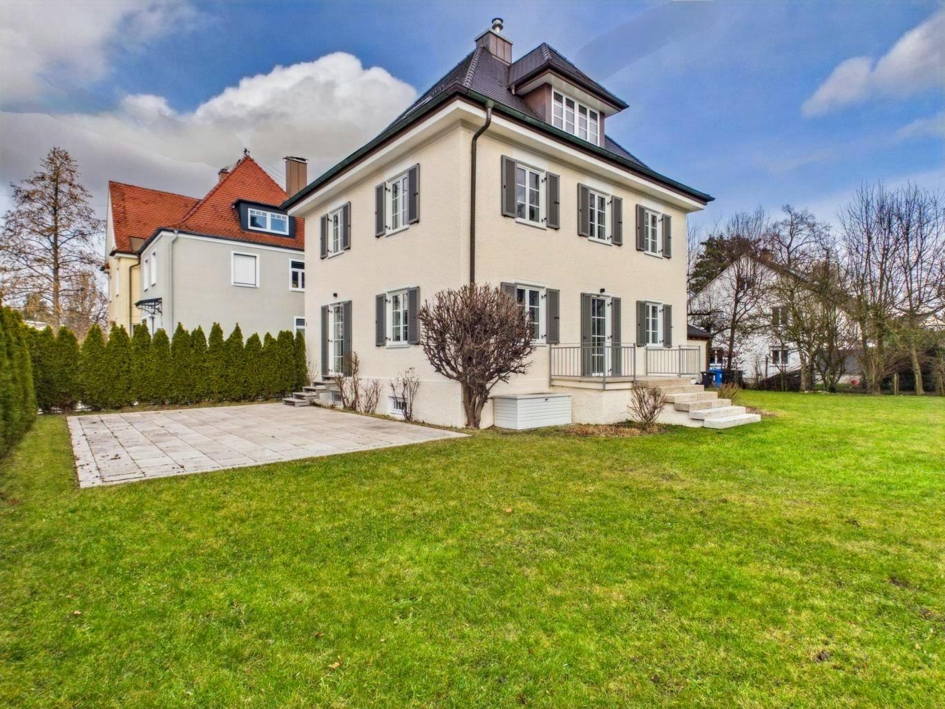 Historische Villa mit ca. 183 m² Wohnfläche, 7 Zimmer, Kamin. Vollständig modernisiert, 87700 Memmingen, Villa