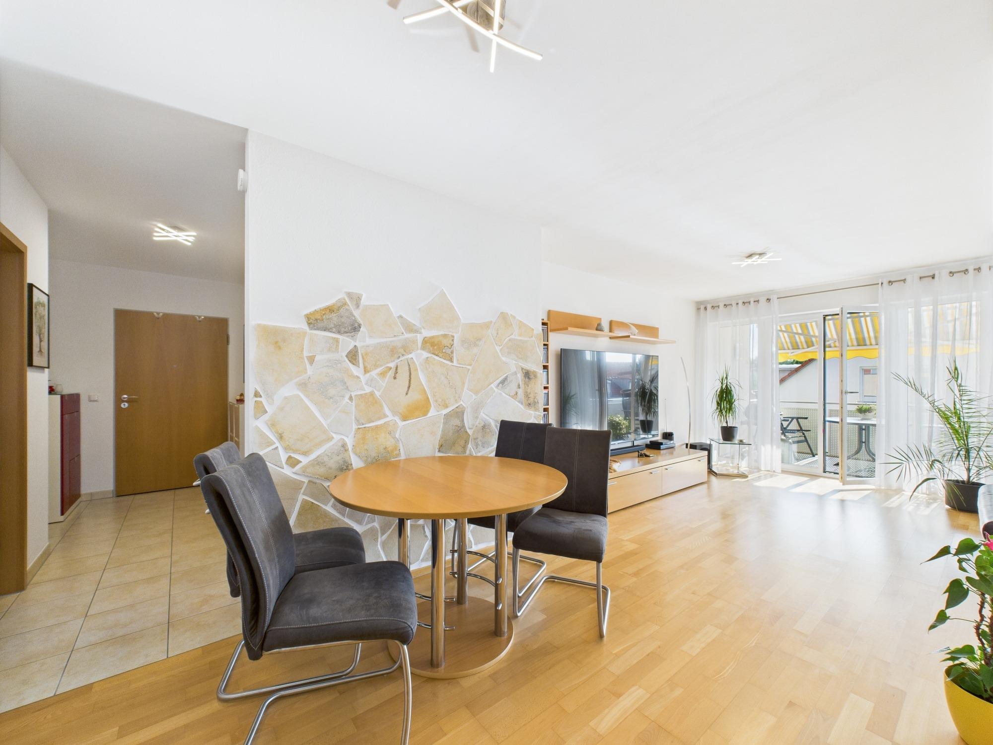 Zeitlose Eleganz trifft auf modernen Wohnkomfort, 85716 Unterschleißheim, Etagenwohnung