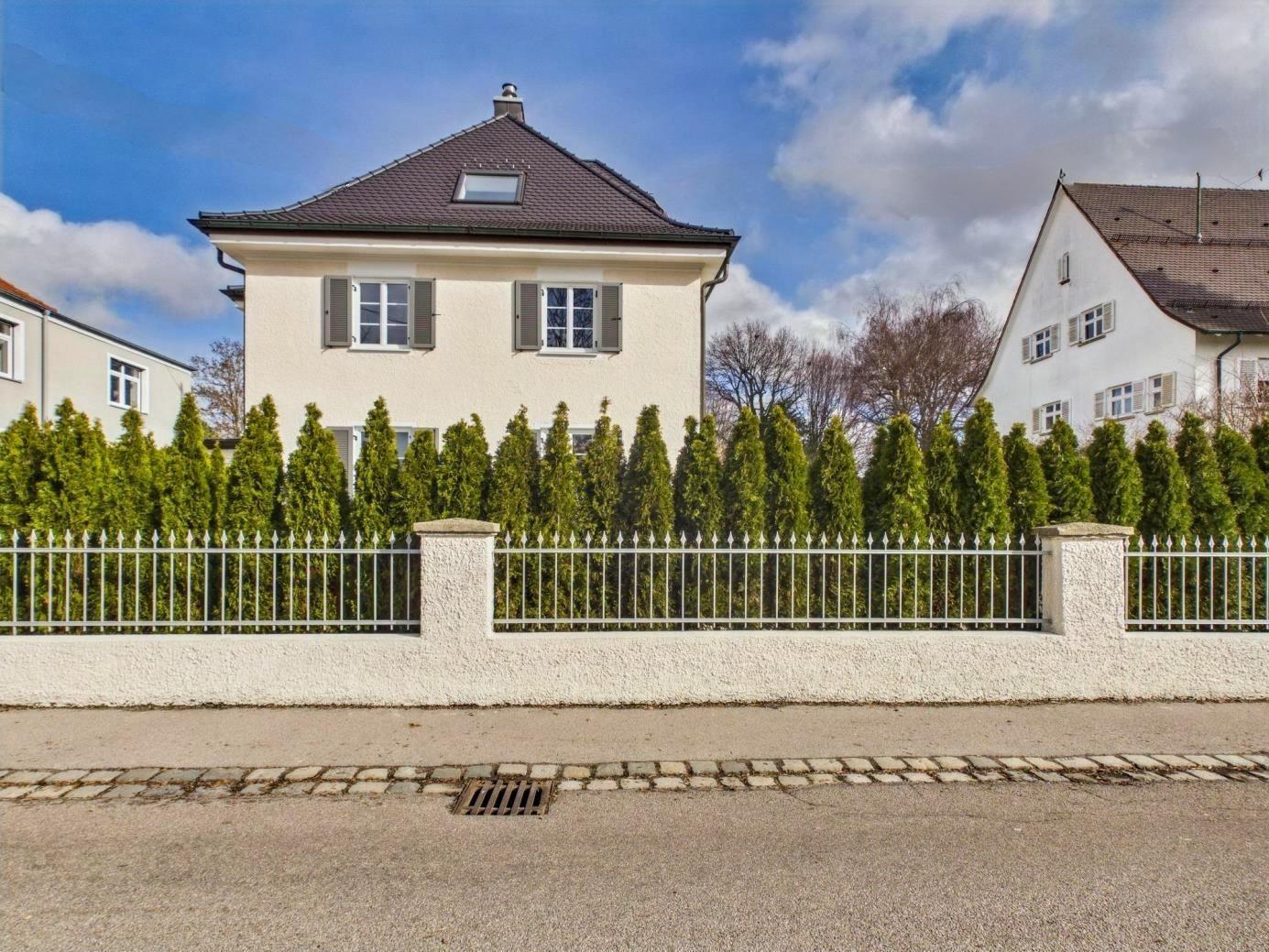 Historische Villa mit ca. 183 m² Wohnfläche, 7 Zimmer, Kamin. Vollständig modernisiert, 87700 Memmingen, Villa