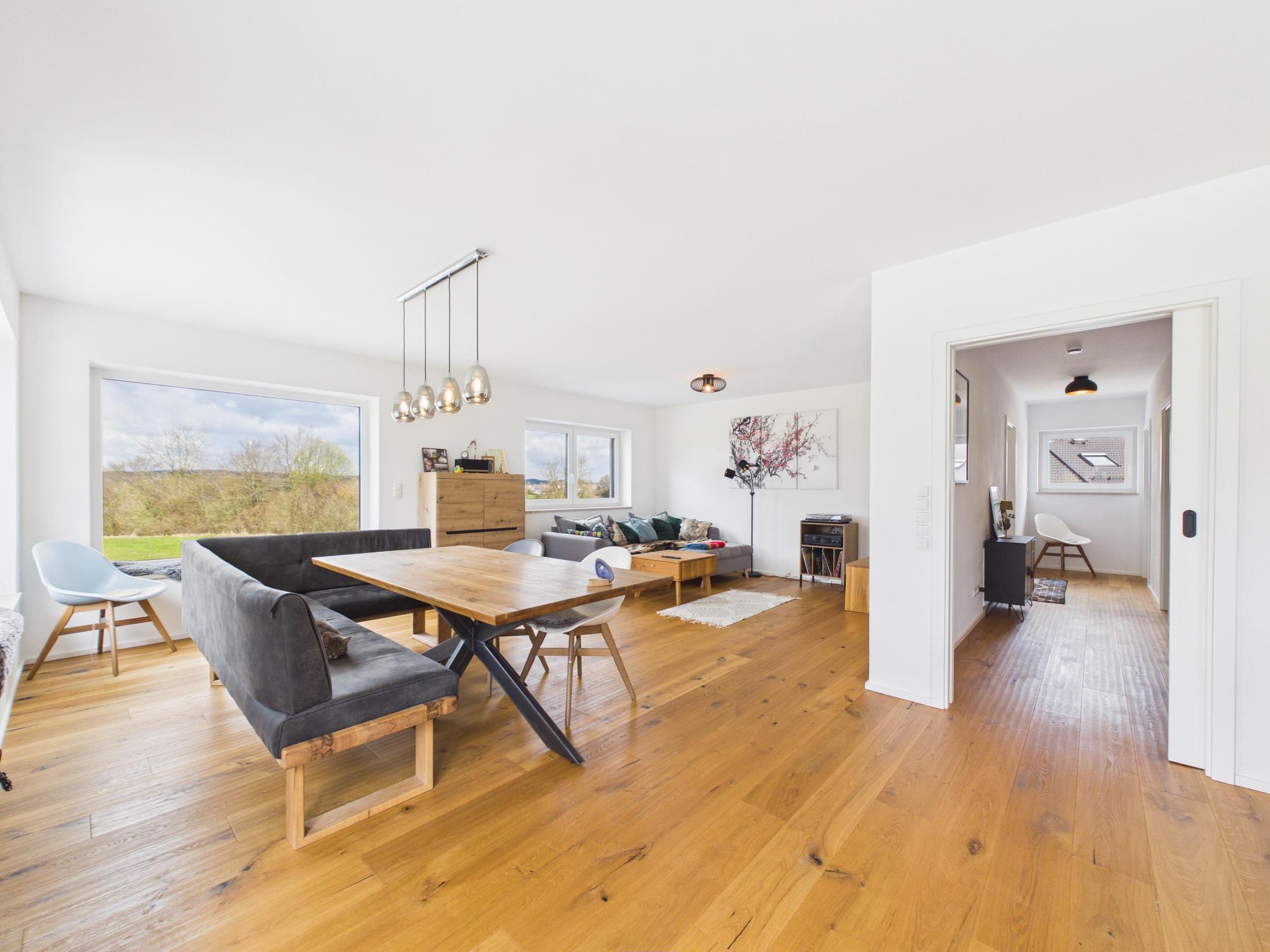 Exklusives Familienanwesen mit Panoramablick, großzügigem Garten und angrenzender Obstwiese, 85560 Ebersberg, Doppelhaushälfte