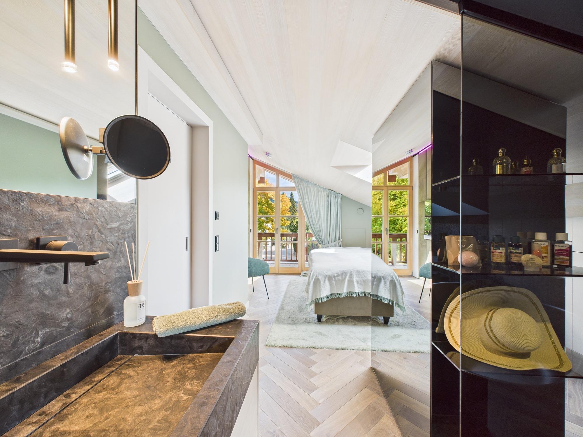 Symphonie der Wertarbeit! Die Private Suite über Rottach-Egern, 83700 Rottach-Egern, Dachgeschosswohnung