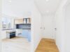 Stilvolle Maisonettewohnung mit 4,5 Zimmern und hochwertiger Sanierung in begehrter Lage - Eingang/Küche
