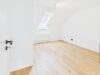 Stilvolle Maisonettewohnung mit 4,5 Zimmern und hochwertiger Sanierung in begehrter Lage - Schlafzimmer OG