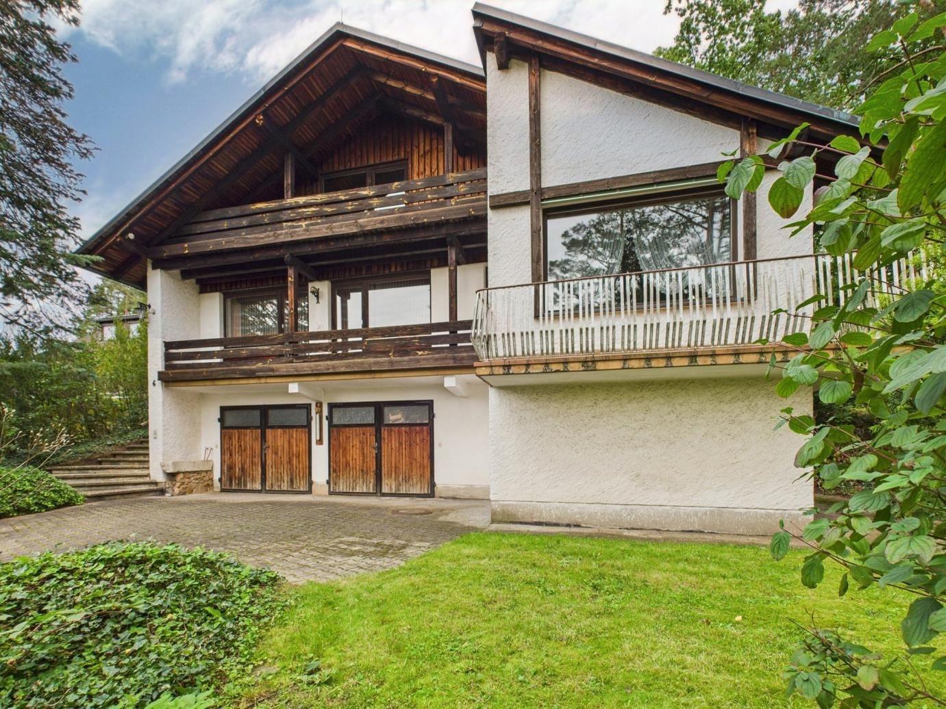 Großzügiges Anwesen mit Privatwald – Einfamilienhaus mit außergewöhnlichem Entwicklungspotenzial, 91166 Georgensgmünd, Einfamilienhaus