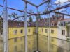 Haidhausen: Stilvolle Altbauwohnung mit Süd-Balkon, Aufzug & großem Entwicklungspotenzial - Balkon Süd-West Ausblick