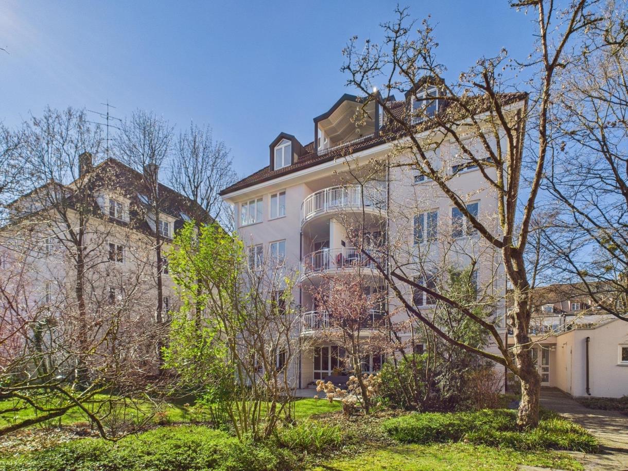 Ruhig gelegenes, vermietetes Apartment in Nymphenburg mit Balkon und Tiefgarage, 80639 München, Etagenwohnung
