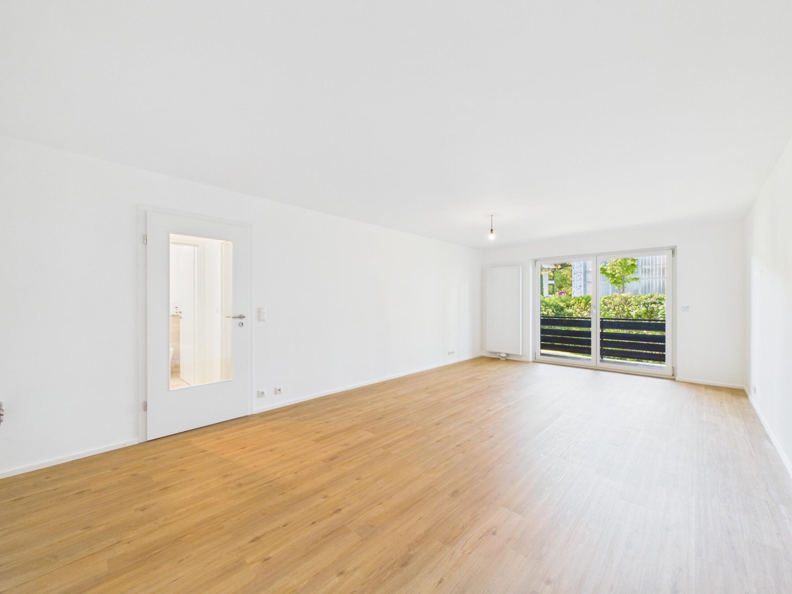 Vollsanierte 2-Zimmer Wohnung direkt an den Chiemgau-Thermen, 83093 Bad Endorf, Etagenwohnung