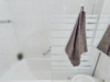 Wohnen mit Weitblick: Attraktive 3-Zimmer-Wohnung mit umlaufendem Balkon in bester Lage von Planegg - Badezimmer mit Badewanne