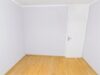 Wohnen mit Weitblick: Attraktive 3-Zimmer-Wohnung mit umlaufendem Balkon in bester Lage von Planegg - Zimmer